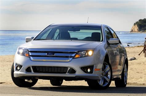 2010 ford fusion iihs